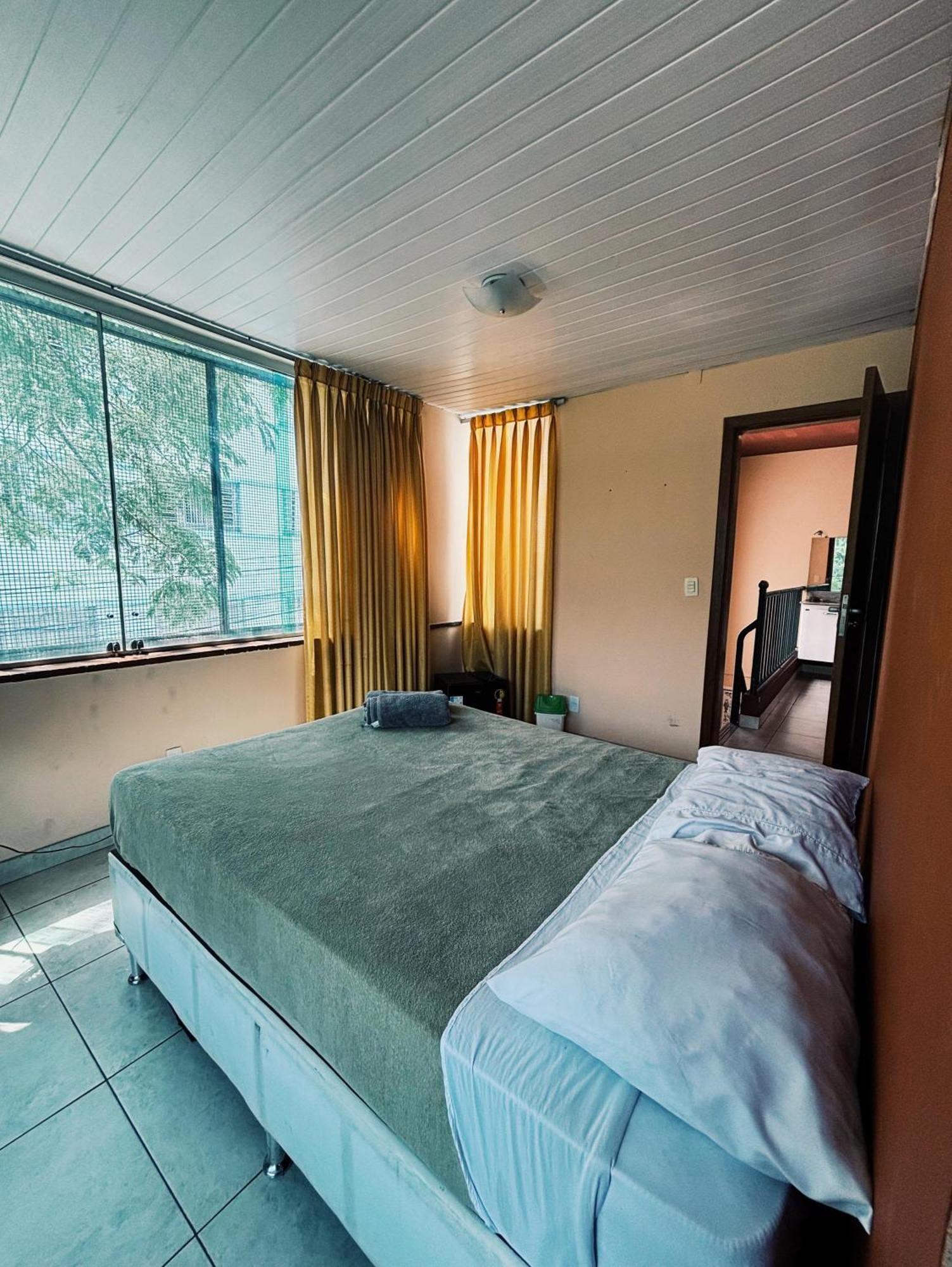 Quarto Duplo com Banheiro Privativo Externo